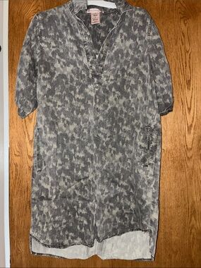 Philosophy Gray Washed Patterned Vneck  Tunic Dress